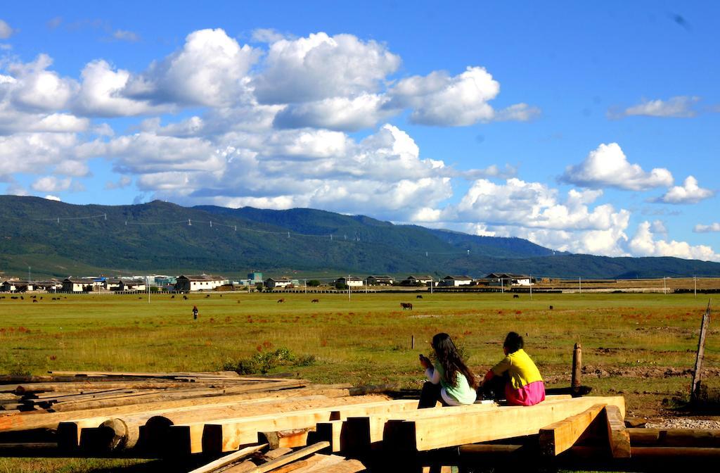 Shangri-La Lao Shay Youth Hostel Bagian luar foto